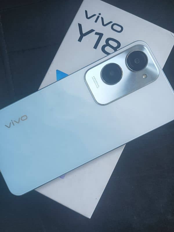 Vivo y18  6 128 2