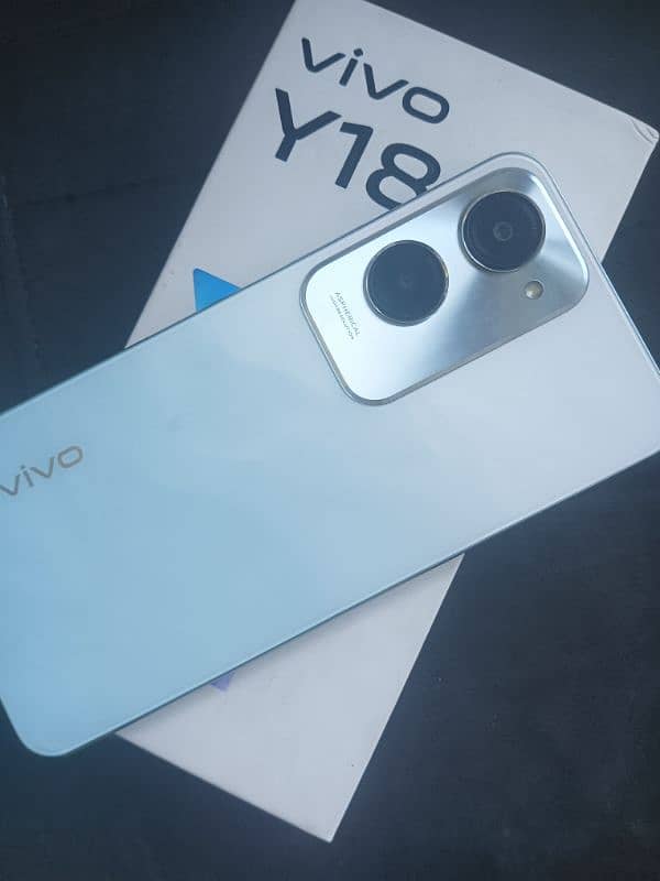 Vivo y18  6 128 3