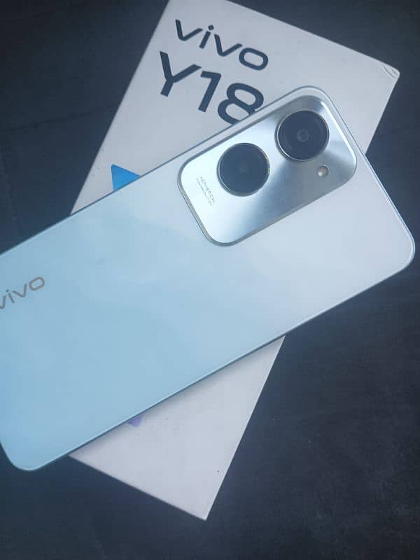 Vivo y18  6 128 9