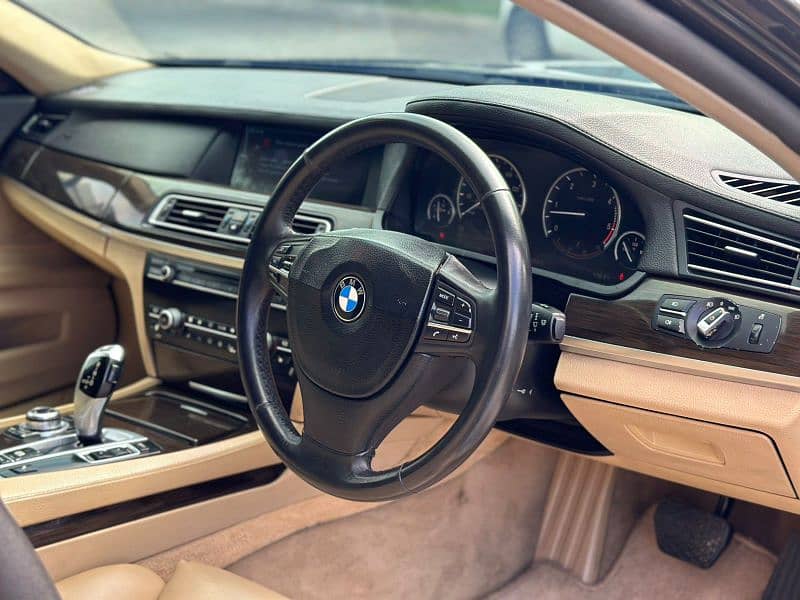 BMW 7 Series 2009 5