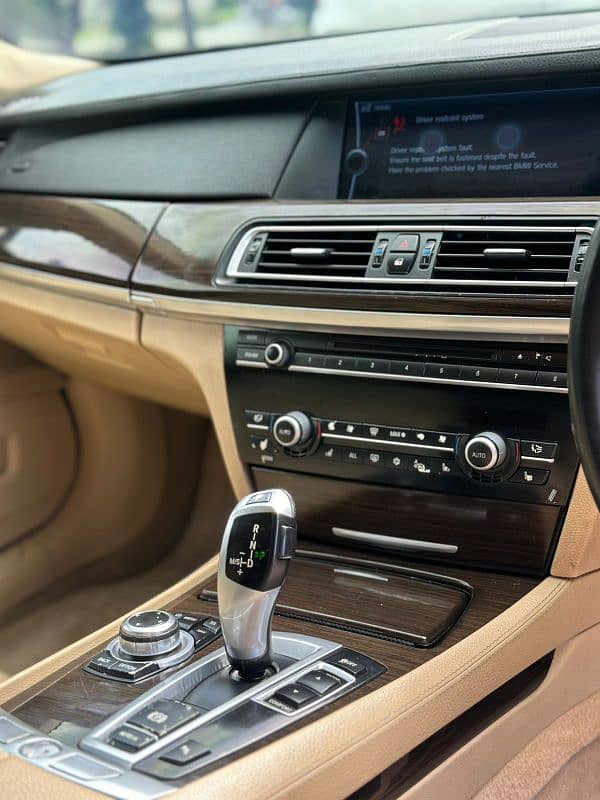 BMW 7 Series 2009 6