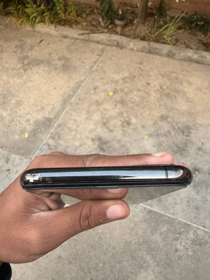 Apple iPhone 11 Pro Max with Original Box for sale 4