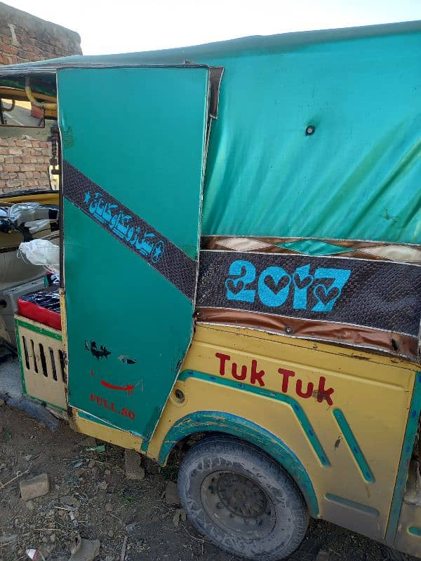 tuk tuk CNG modl 2017 0