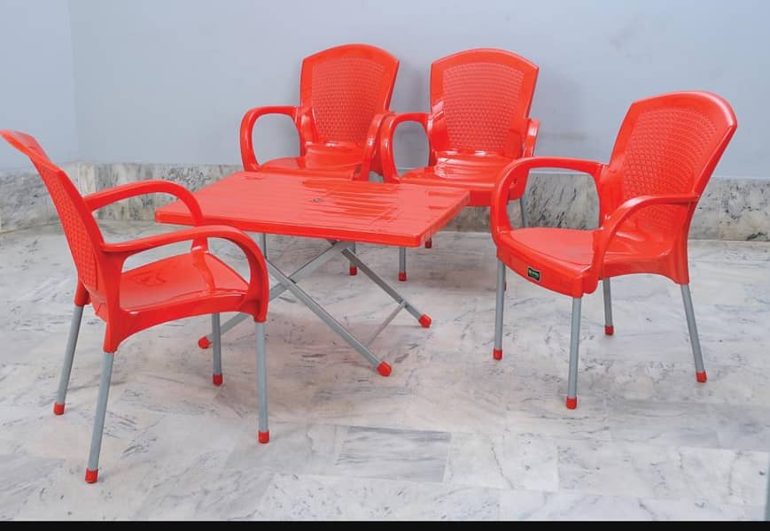 4chairs +1table 100%pure plastic 0