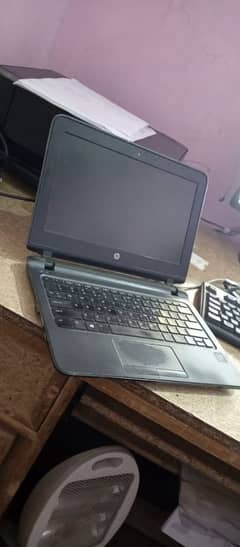 HP laptop Ram 8GB, Rom 128SSD, Intel I5, One hand use