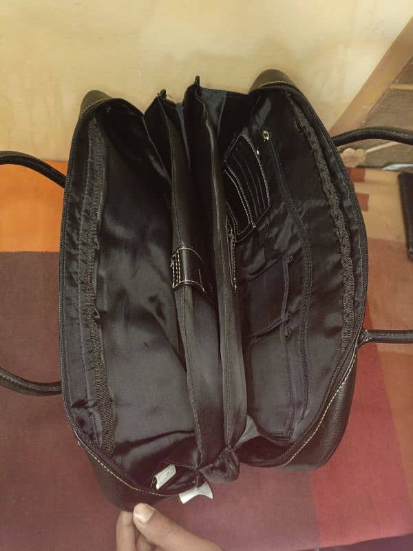 New condition laptop bag black color 3