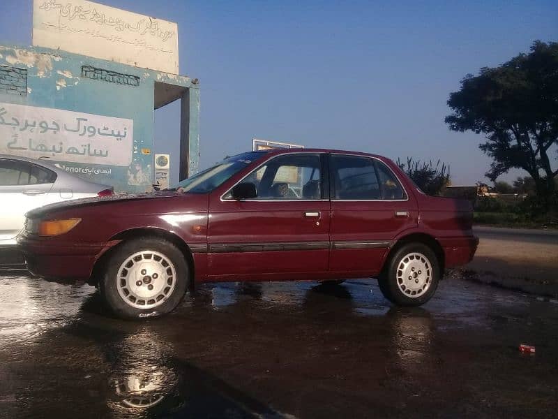 Mitsubishi Lancer 1990 6