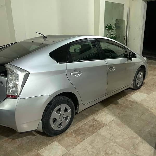 Toyota Prius 2011 5