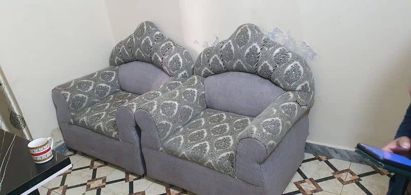 5 Seater Sofa Set Good Condition 1