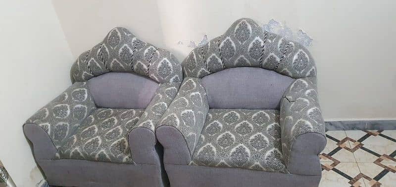 5 Seater Sofa Set Good Condition 2