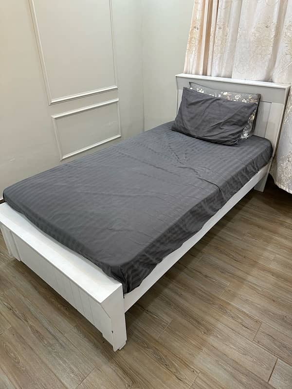 Beautiful Simple Single Bed 1