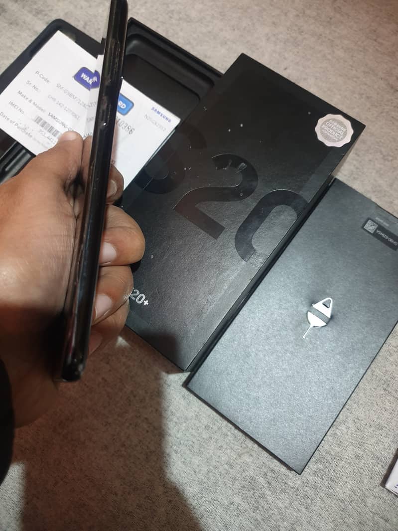 S20 Plus Full Box. Official Pta Approved. Dual Sim. Cosmic Black. 4