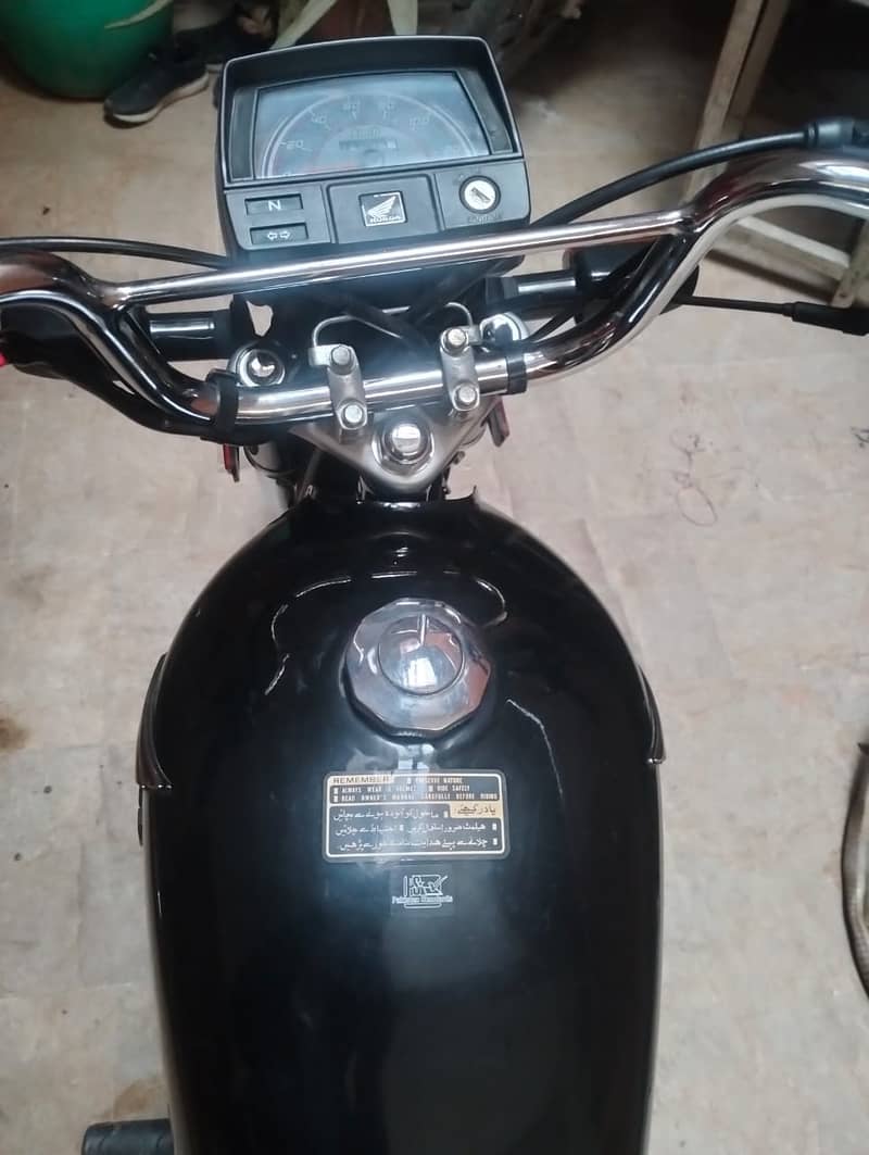 Honda CD 70 2024 7