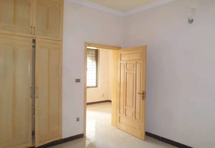 Get This Amazing 2450 Square Feet Upper Portion Available In G-14/2 0