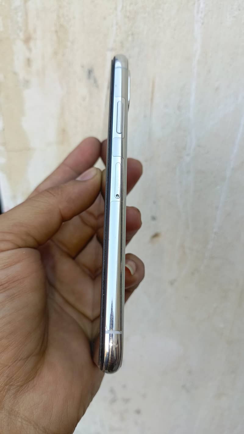 Apple iPhone X 256 GB non pta  2month sim chle gi 4