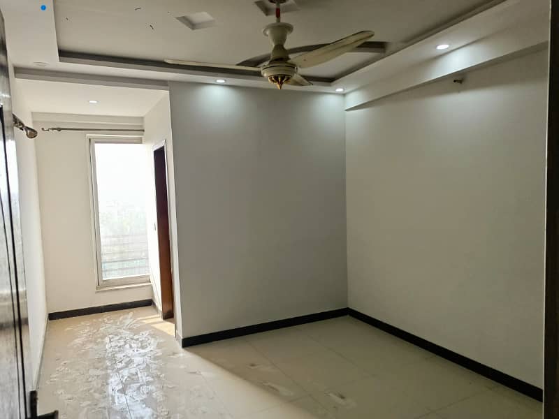 2 BEDROOM LIKE A BRNAD NEW APARTMENT FOR RENT IN BAHRIA TOWN LAHORE 6