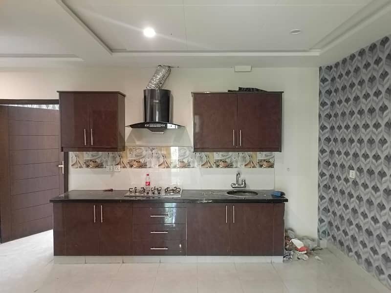 2 BEDROOM LIKE A BRNAD NEW APARTMENT FOR RENT IN BAHRIA TOWN LAHORE 5