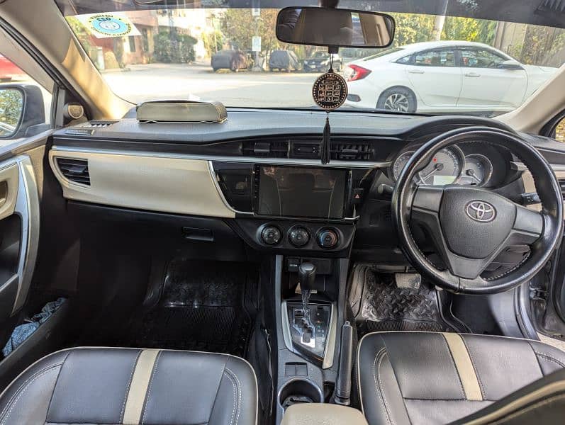 Toyota Corolla Altis 2017 13