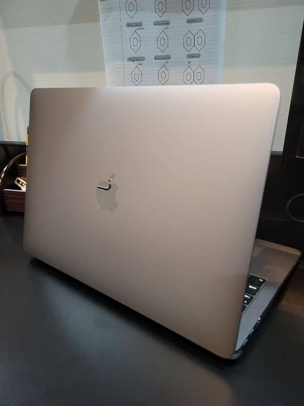 MAC BOOK AIR 2019 512/16 6