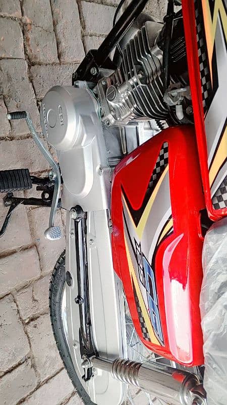 CG 125 Honda 2025/2018 urgent sale karna hai jis bhai ne kharidna ha 7