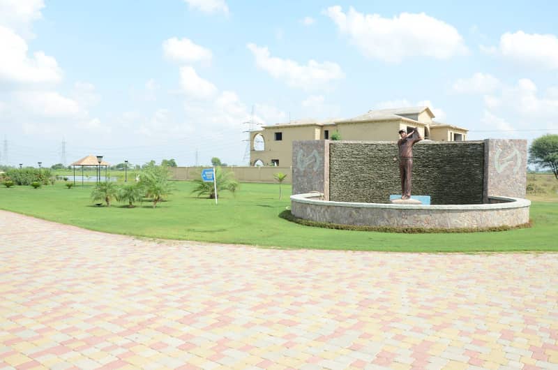 1 Kanal Corner Plot Situated On Hot Location Near To Park Near To Lake City Mall Near To School Available For Sale In Lake City 7