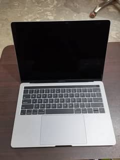 MacBook Pro (13-inch, 2017, 3.1GHz Duel-Core Four Thunderbolt 3 ports)