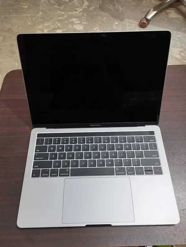 MacBook Pro (13-inch, 2017, 3.1GHz Duel-Core Four Thunderbolt 3 ports) 17