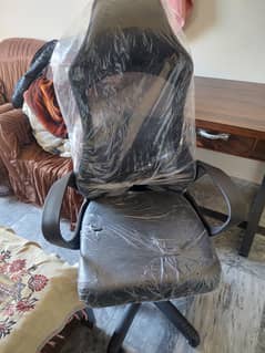 Office chair and table urgent sale