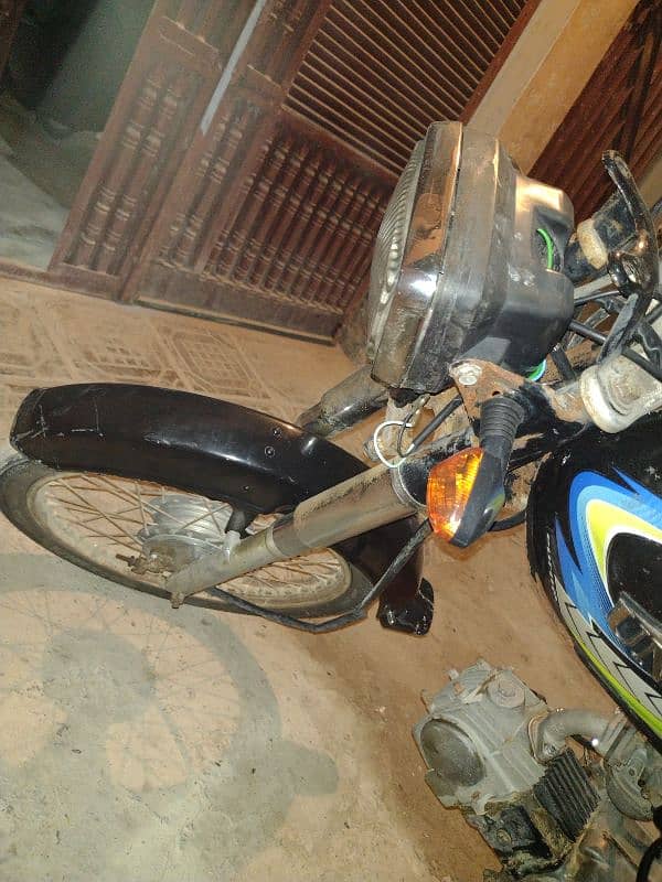 unique 70cc 2021 model saaf suthri bike hay 2