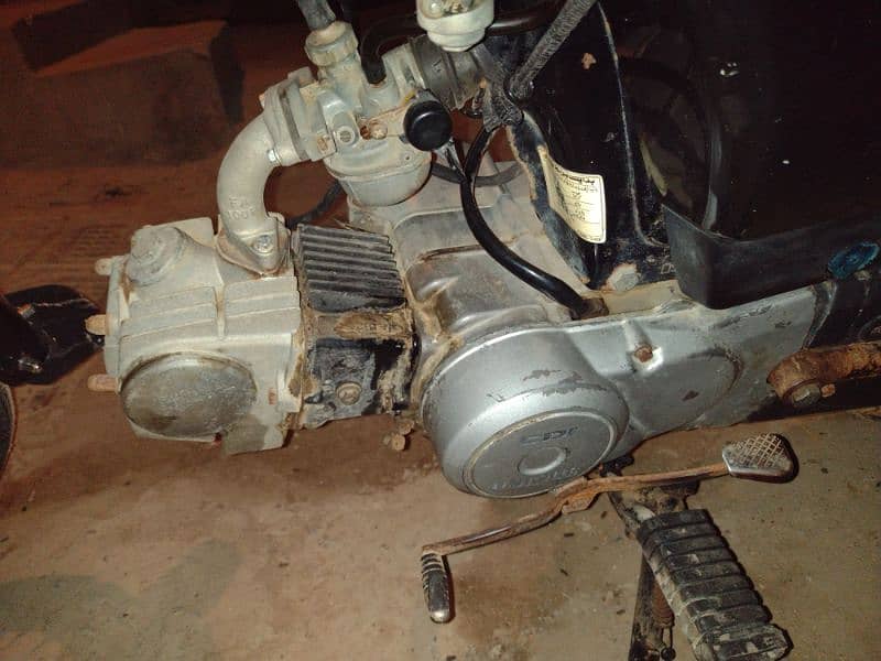 unique 70cc 2021 model saaf suthri bike hay 5