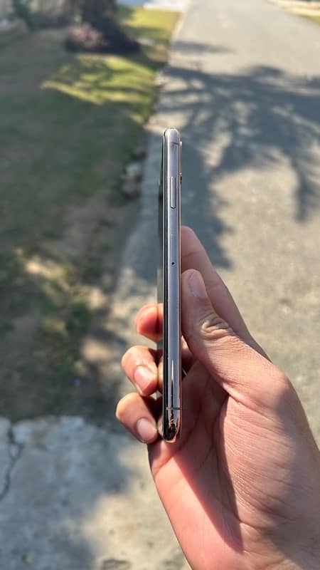 iPhone Xs Max 256GB PTA 7