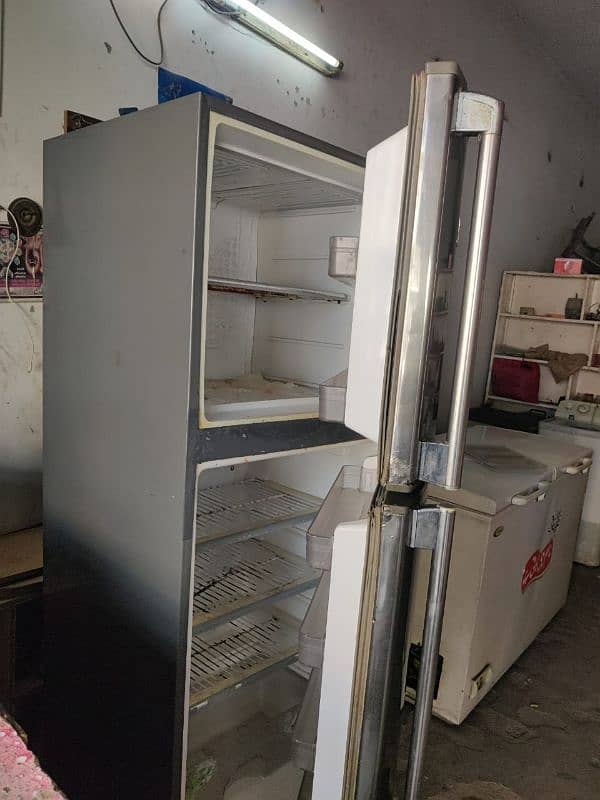 Dawlance fridge good condition all ok contact 03236403832 1