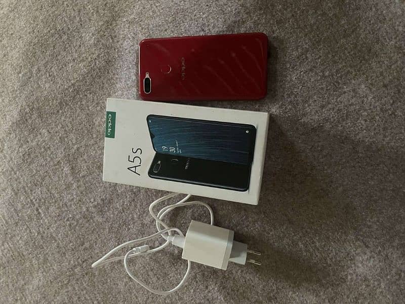 urgent sale Oppo a5s 3 32 5