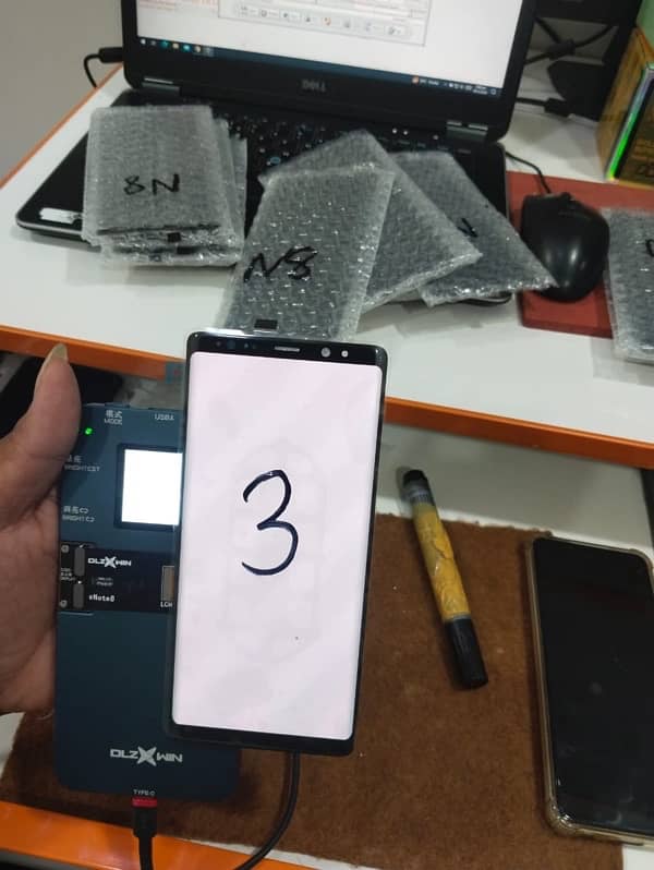 Samsung Galaxy Note 8 original doted panels 2