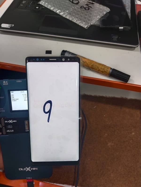 Samsung Galaxy Note 8 original doted panels 8