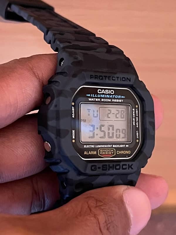 Casio G-Shock DW-5600 4