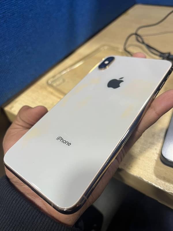 iphone xs max gold color 6