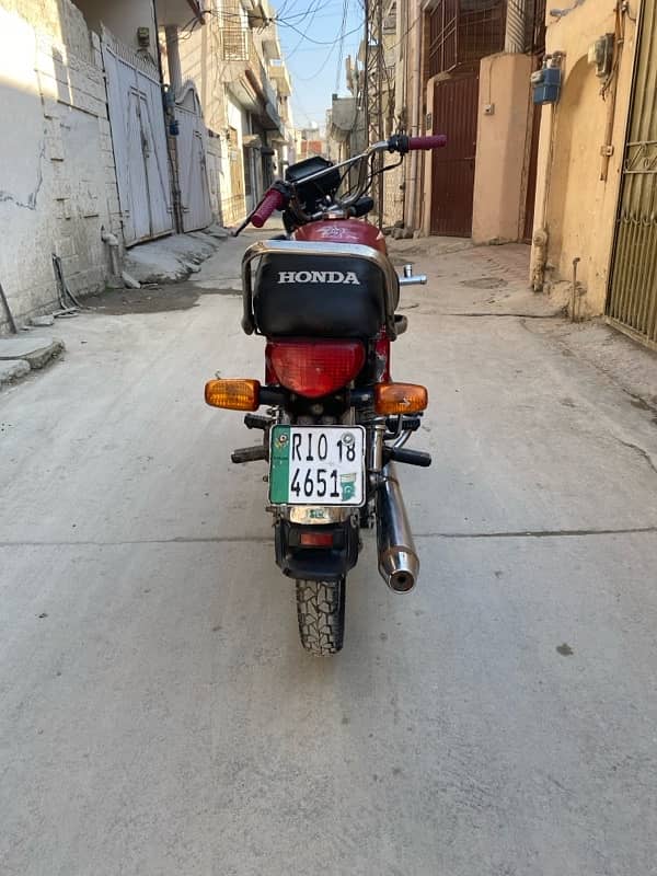 safari motorcycles hay or Rawalpindi ka number laga huwa hay 5