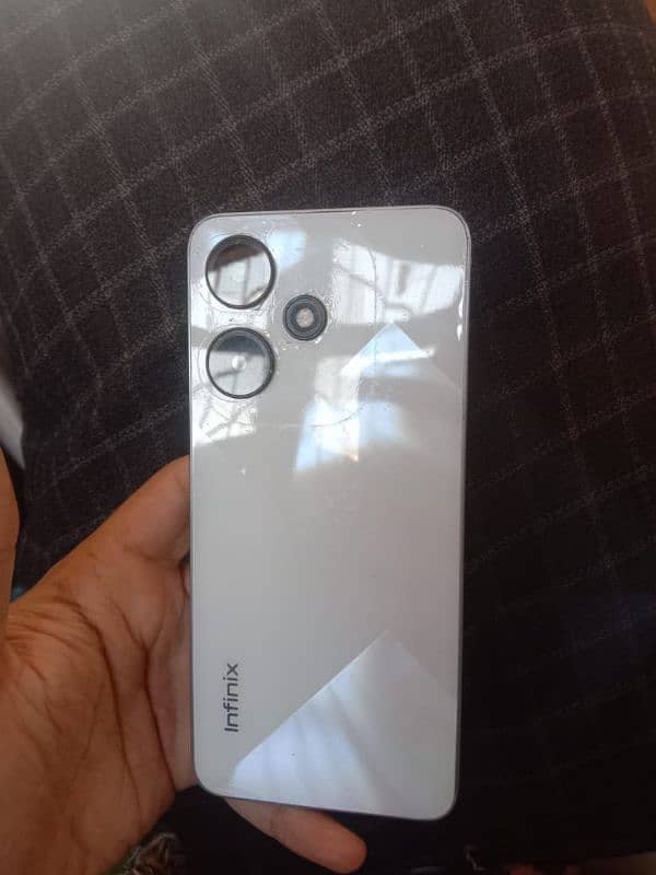 Infinix Hot 30i 8/128  with Box 4