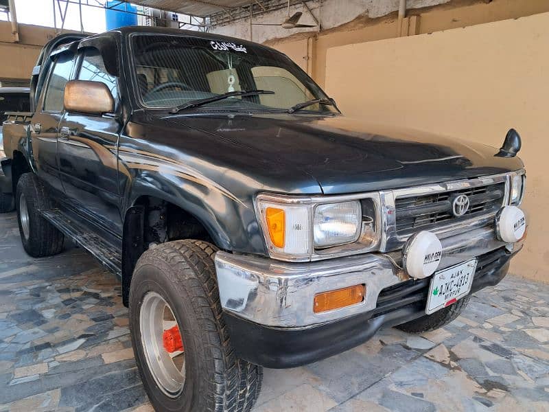 Toyota Hilux 1992 4