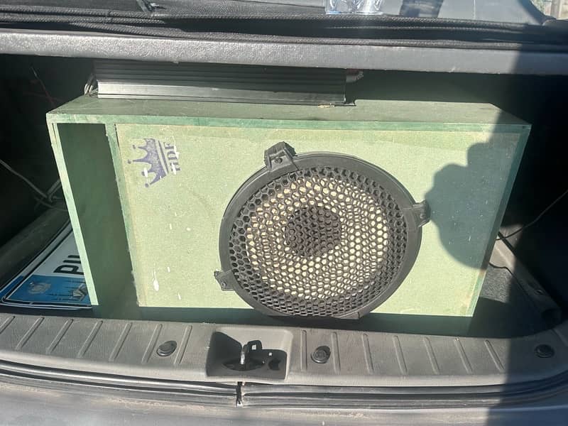 car speaker with amplifier 1