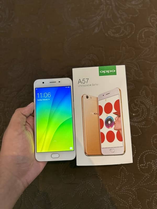 Oppo a57 4/64 // Oppo A57 1