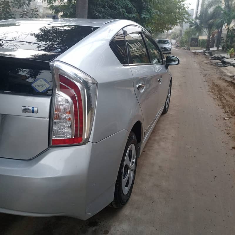 Toyota Prius 2013 Total Genuine. 3