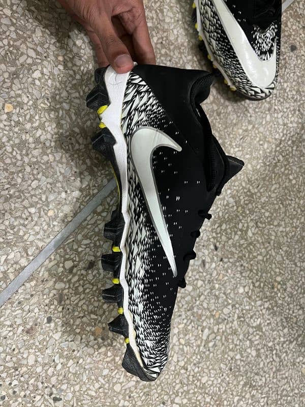 Nike vapor shark 2 3