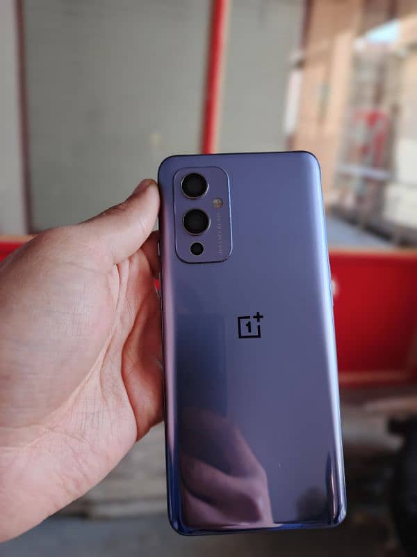 OnePlus 9 – 10/10 Original Accessories | Only 60k 3