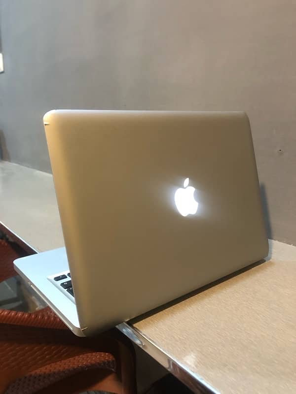 MacBook Pro - 13” Display (Core i5) 2