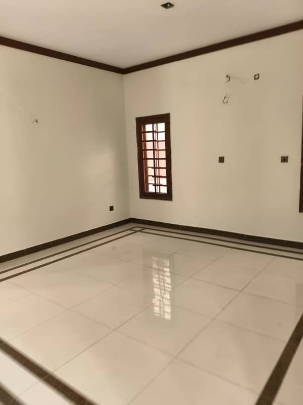 300yards portion Available for rent Upper portion 3bed dd Tile flooring Line water Outclass location Dha phase 7. . . 0322.5996882 2