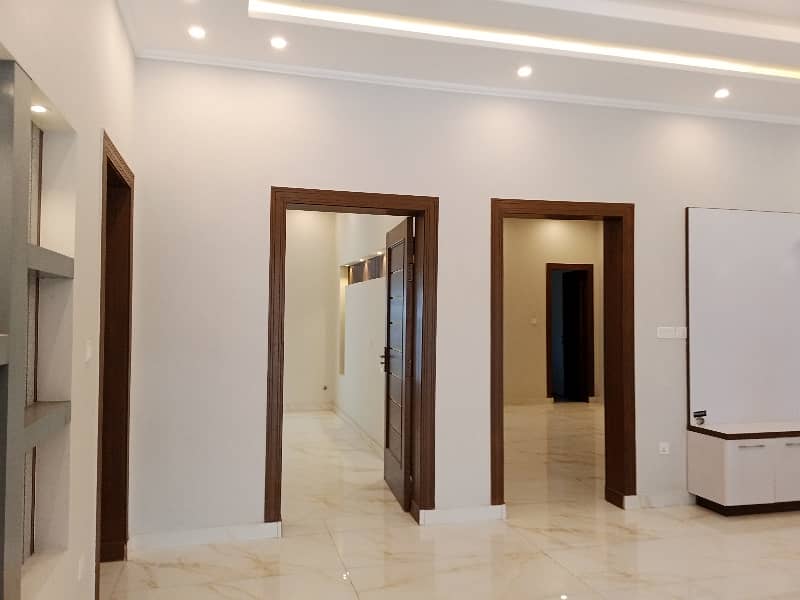 1 Kanal Triple Storey House for Rent 4