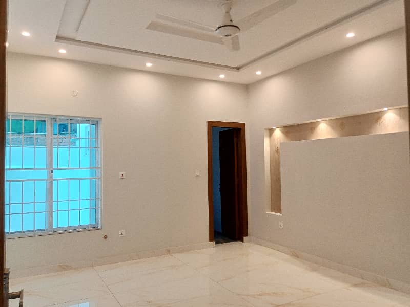 1 Kanal Triple Storey House for Rent 5