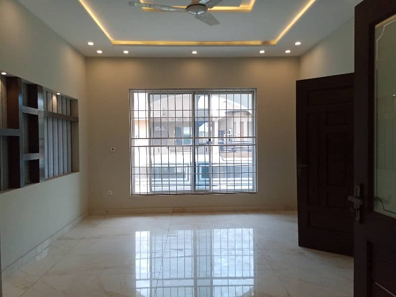 1 Kanal Triple Storey House for Rent 24